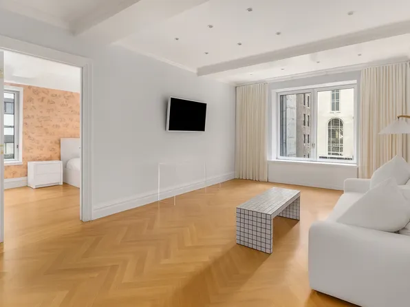 502 Park Avenue image 2 of 7