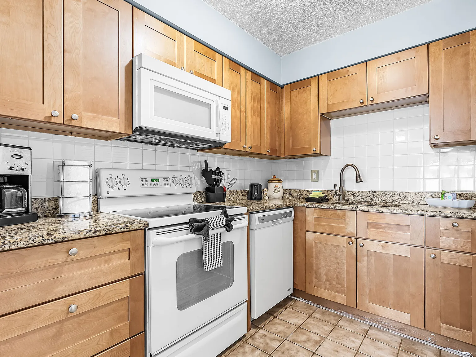 2 bed, 1200 sqft, $1,750 — Photo 4