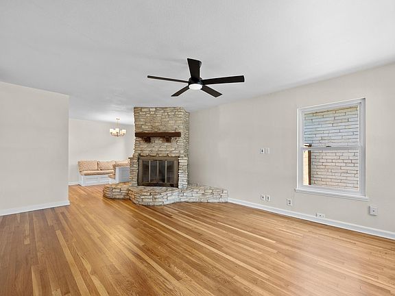 4th image of 5014 W Frances Pl