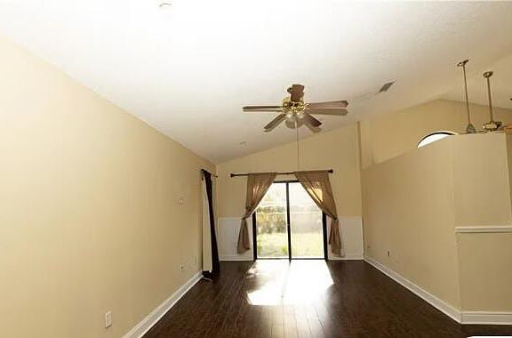 4th image of 915 Buttonwood Ave