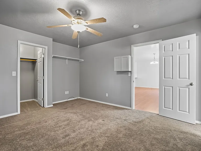 979 Peregrine Dr — Photo 18