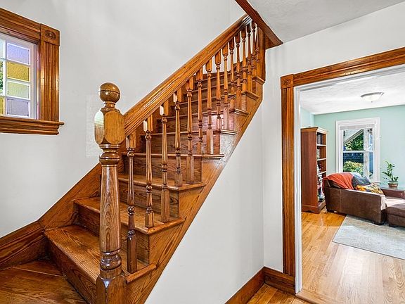 3rd image of 4 Kensington Ave