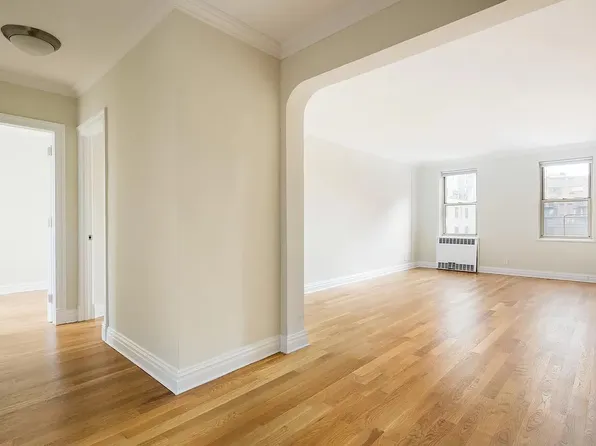 330 East 63rd Street image 1 of 6