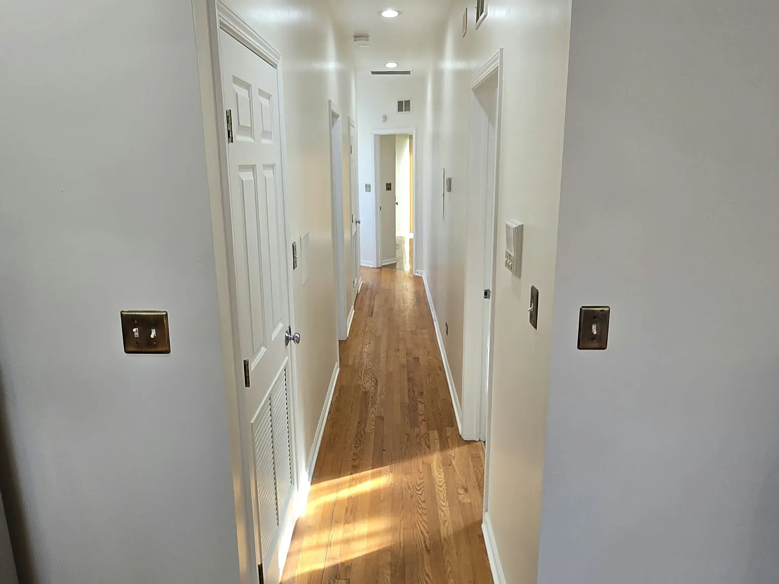 2 bed, 1370 sqft, $2,500 — Photo 4
