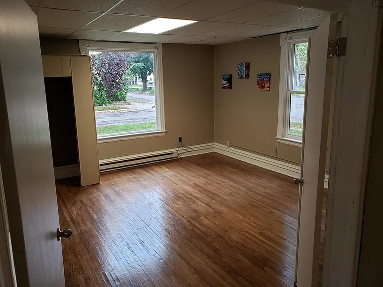 320 Augusta Ave #1 — Photo 6