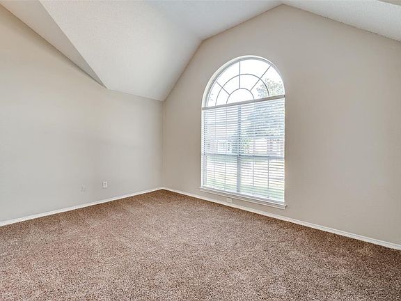 3rd image of 10101 Concord Dr #10101