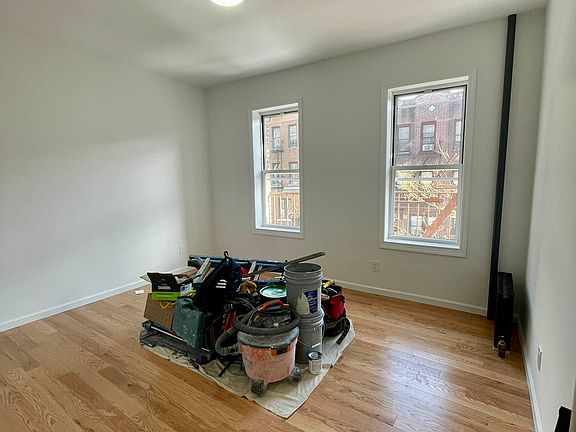 5th image of 3052 34th St APT 2B