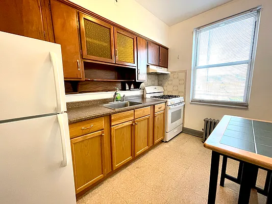 Rented by Astoria Realty | media 2