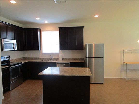 3rd image of 2321 Mirandesa Dr