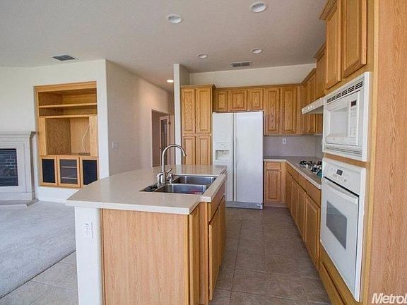 5th image of 732 Plum Creek Ct