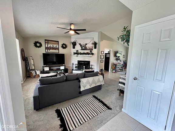 4th image of 134 Woodvalley Drive