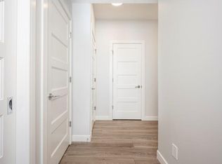 80 Greenbriar Pl NW #3103, Calgary, AB T3B 6J4