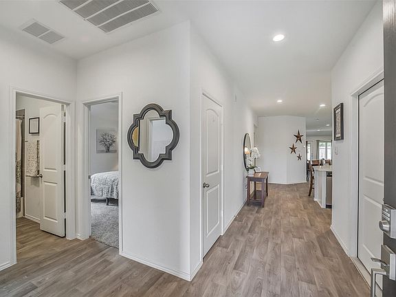 3rd image of 25038 Lindsey Ln