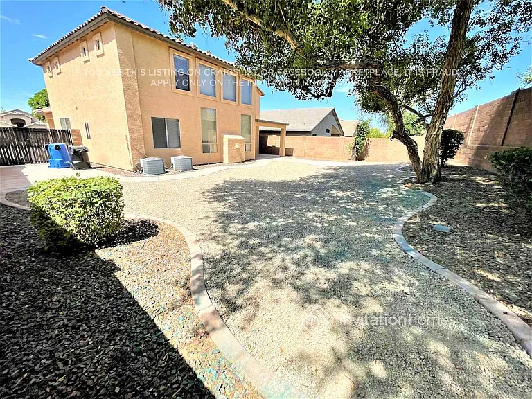 2226 W Dale Ln — Photo 11