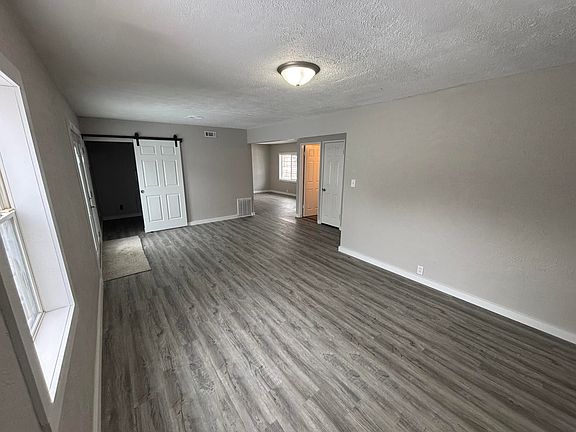 4th image of 2146 Lewis Dr