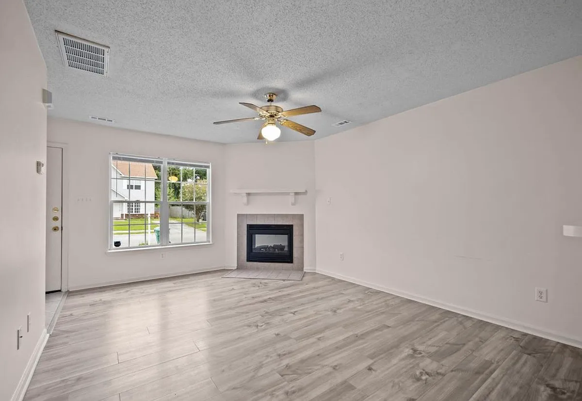 Building Photo - 968 W Pueblo Dr