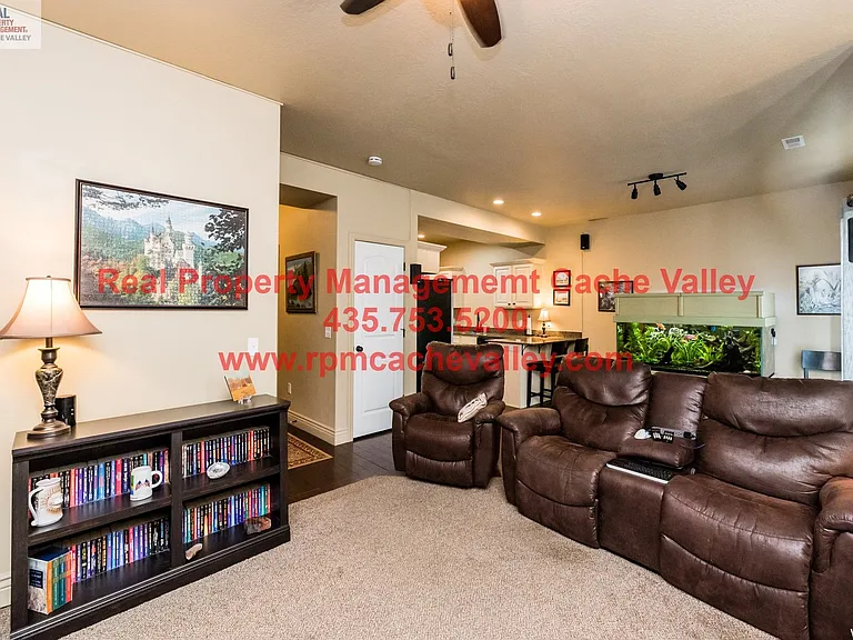 144 E 745 S — Photo 17