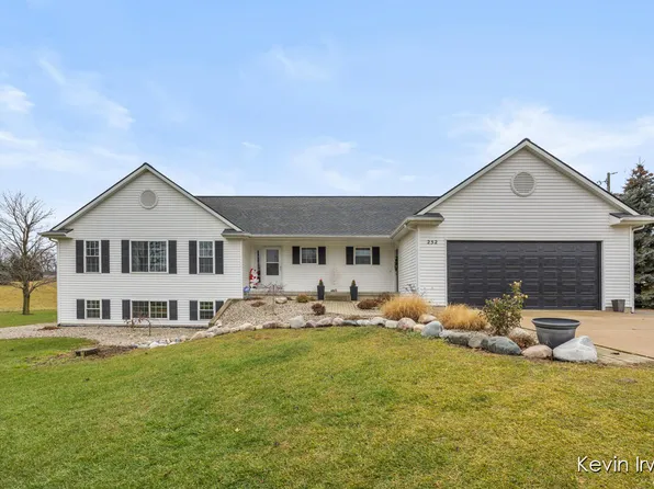 252 Byron Rd, Byron Center, MI 49315
