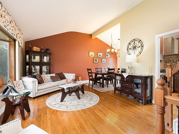 3rd image of 13 Shady Ln