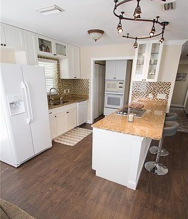 5th image of 674 Pine Vale Dr