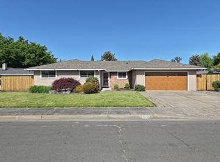 572 Scarlet Cir, Medford, OR
