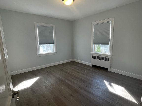3rd image of 58 Hastings Ave
