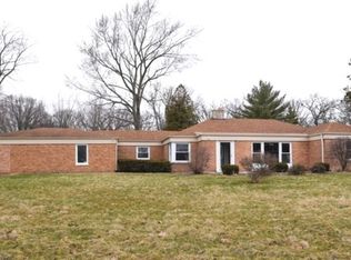 817 Saint Andrews Dr, Crete, IL 60417