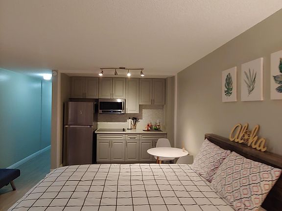 3rd image of 2345 Ala Wai Blvd APT 1010