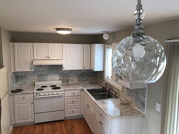 2nd image of 12708 NE 79th St #1