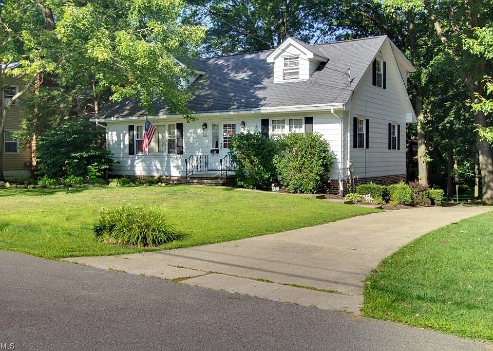 1st image of 420 Oak Manor Dr