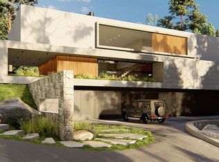 901 Country Club Rd, Ann Arbor, MI 48105