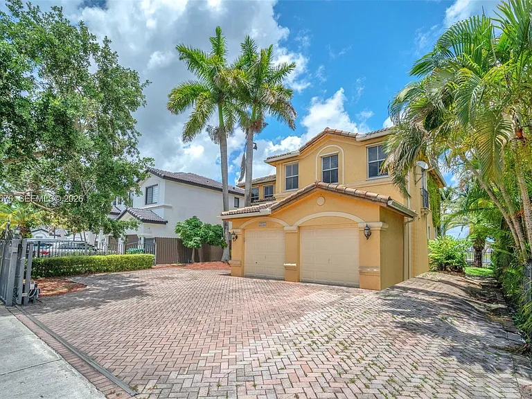2155 SW 156th Ct — Photo 4