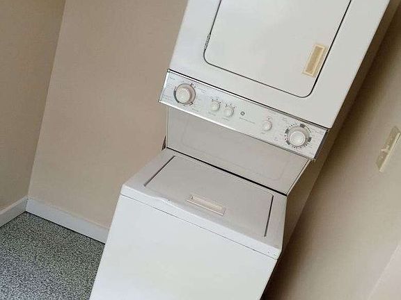 3rd image of 131 E 14th St APT 202