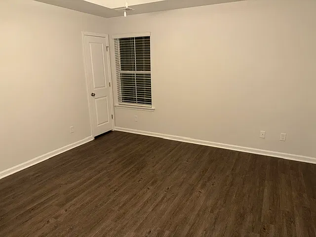 103 Brittany Ct — Photo 3