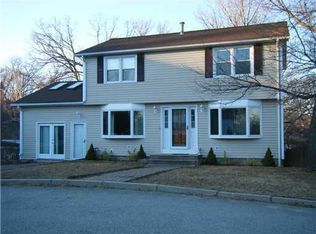 11 Gale Ct, North Providence, RI 02904