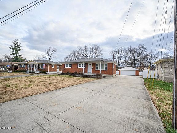 3rd image of 7811 Mango Dr