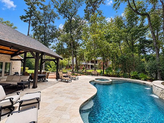 5th image of 7 Pastoral Pond Cir