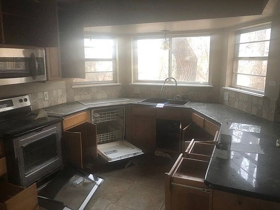 4th image of 3008 NE Kingsbriar Dr