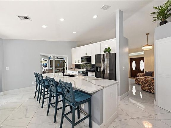 5th image of 1619 SW 13th TER