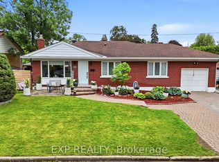 748 Weston Dr, Ottawa, ON K1G 1W2