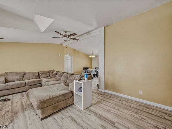 4th image of 2700 E Dandelion St