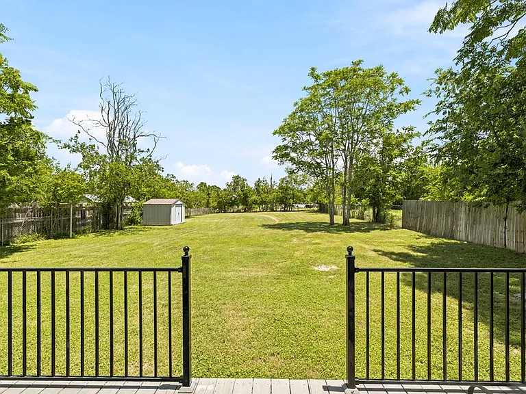 315 Mimosa St — Photo 17