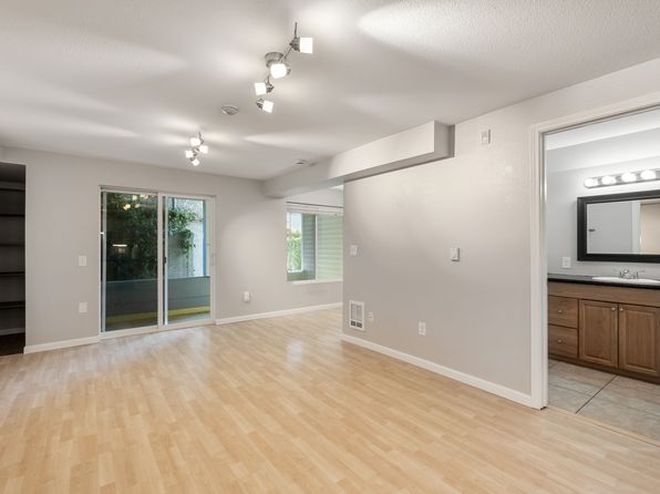 9200 Greenwood Ave N #208/209
