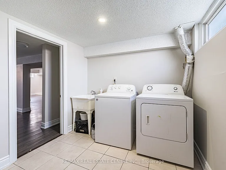 2 Milner Rd #BASEMENT — Photo 27
