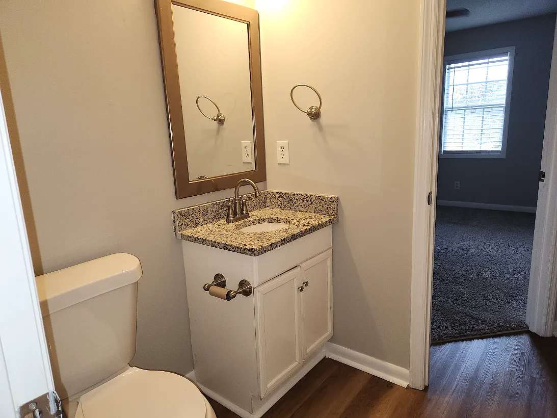 2 bed, 1.0 bath, $795 — Photo 2