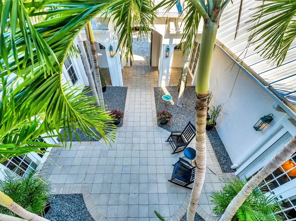 230 Estuary Dr, Indian River Shores, FL 32963