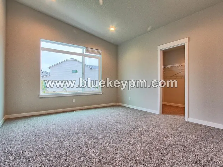 18511 NE 44th Ave — Photo 11
