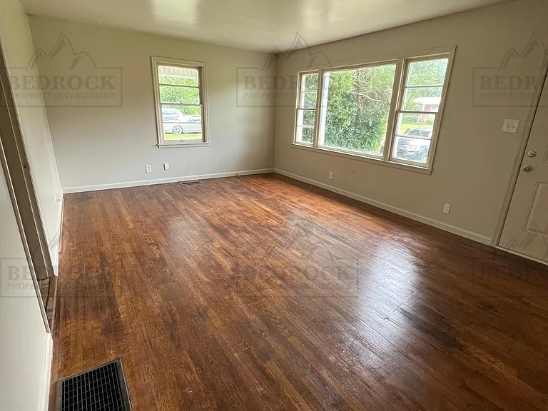 2706 Norton Ave NW — Photo 7