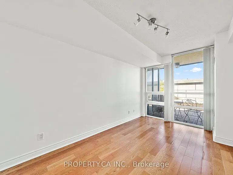 15 Greenview Ave #309 — Photo 14