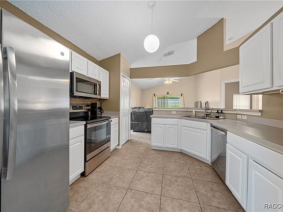 4th image of 3932 Stonefield Dr